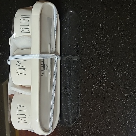 😋Rae Dunn Serveware w/Tray - Picture 3 of 7